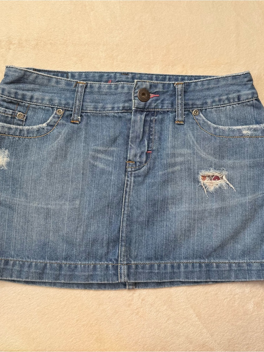 American Eagle Medium Blue Women's Jean skirt with Pink Logo Stitching